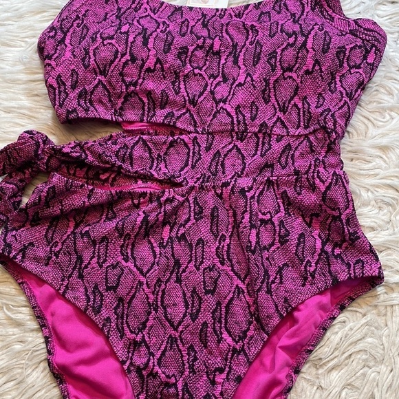 NWT Jessica Simpson Snakeskin Asymmetric Tied One Piece Swimsuit in Fuchsia L - Picture 8 of 12
